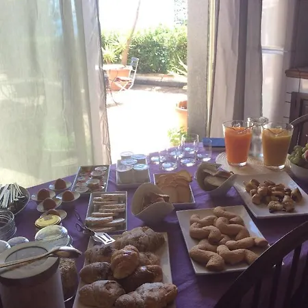 Donna Santa Bed & Breakfast *